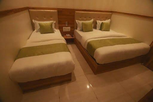 Hotel Al Madina Palace Mumbai  Buitenkant foto