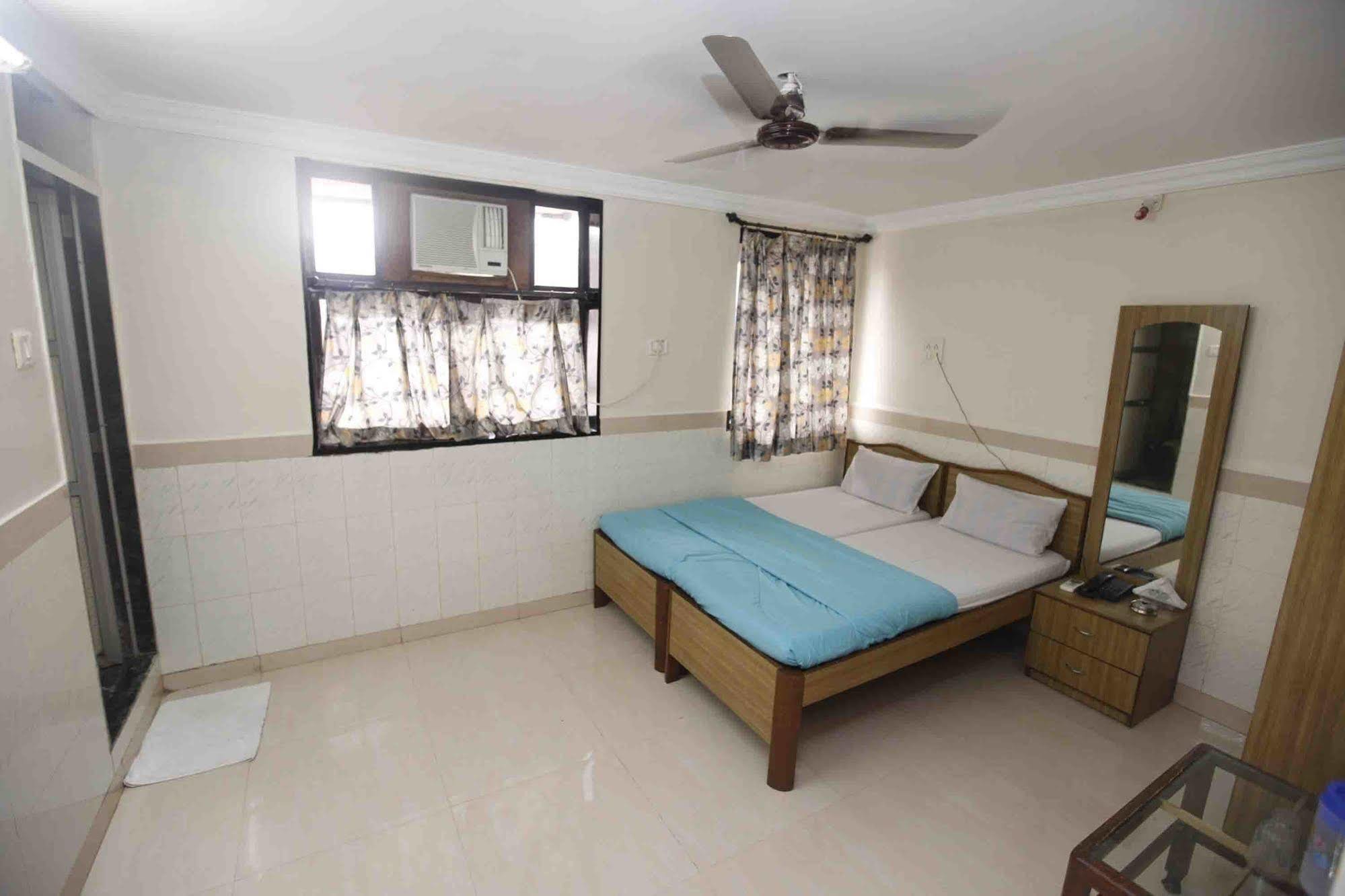 Hotel Al Madina Palace Mumbai  Buitenkant foto