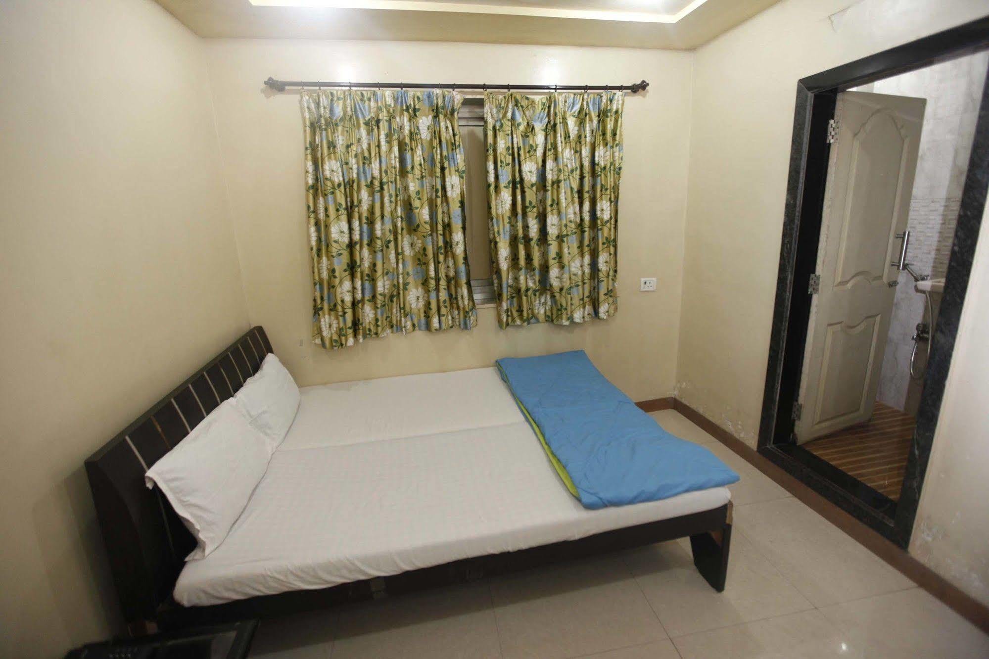 Hotel Al Madina Palace Mumbai  Buitenkant foto