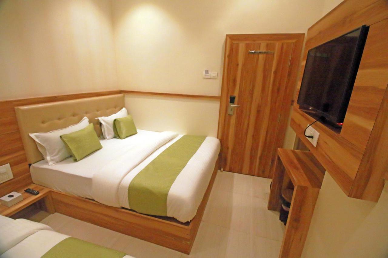 Hotel Al Madina Palace Mumbai  Buitenkant foto