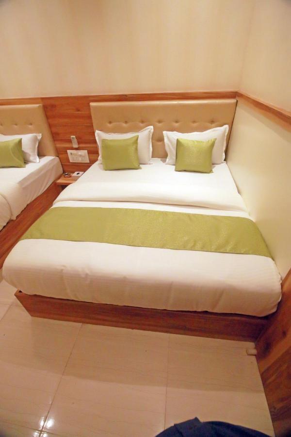 Hotel Al Madina Palace Mumbai  Buitenkant foto
