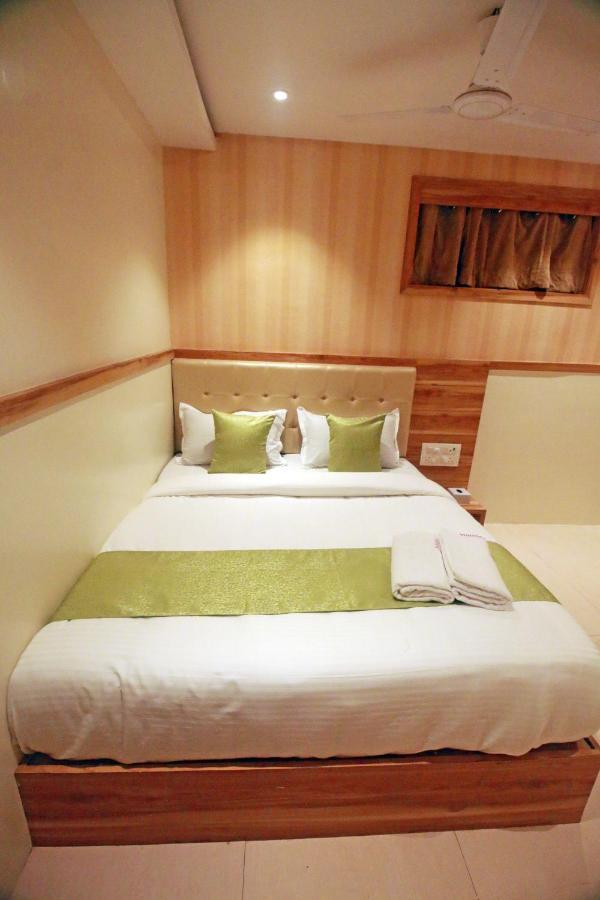 Hotel Al Madina Palace Mumbai  Buitenkant foto